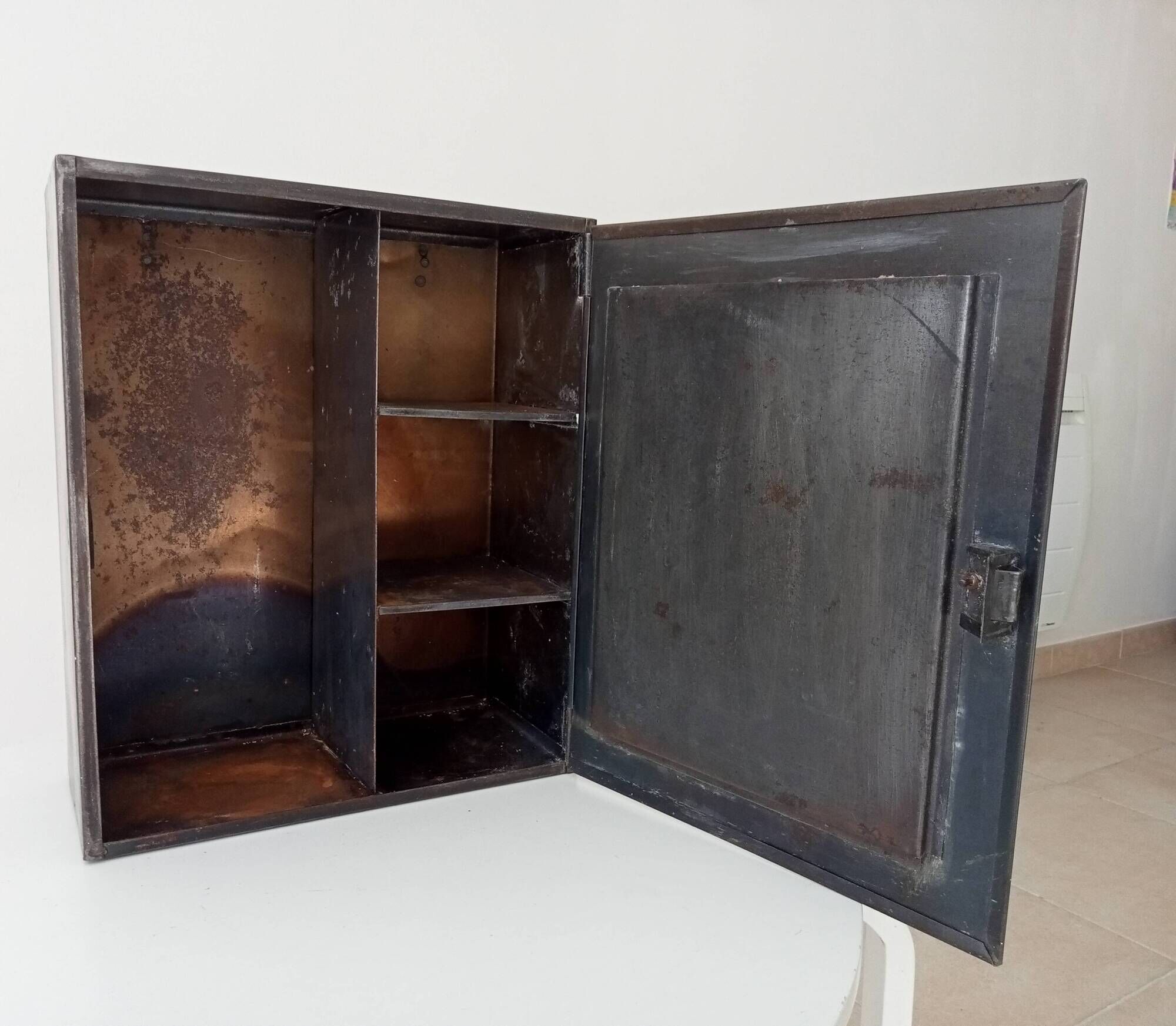 Vintage metal medicine cabinet from the 1950s