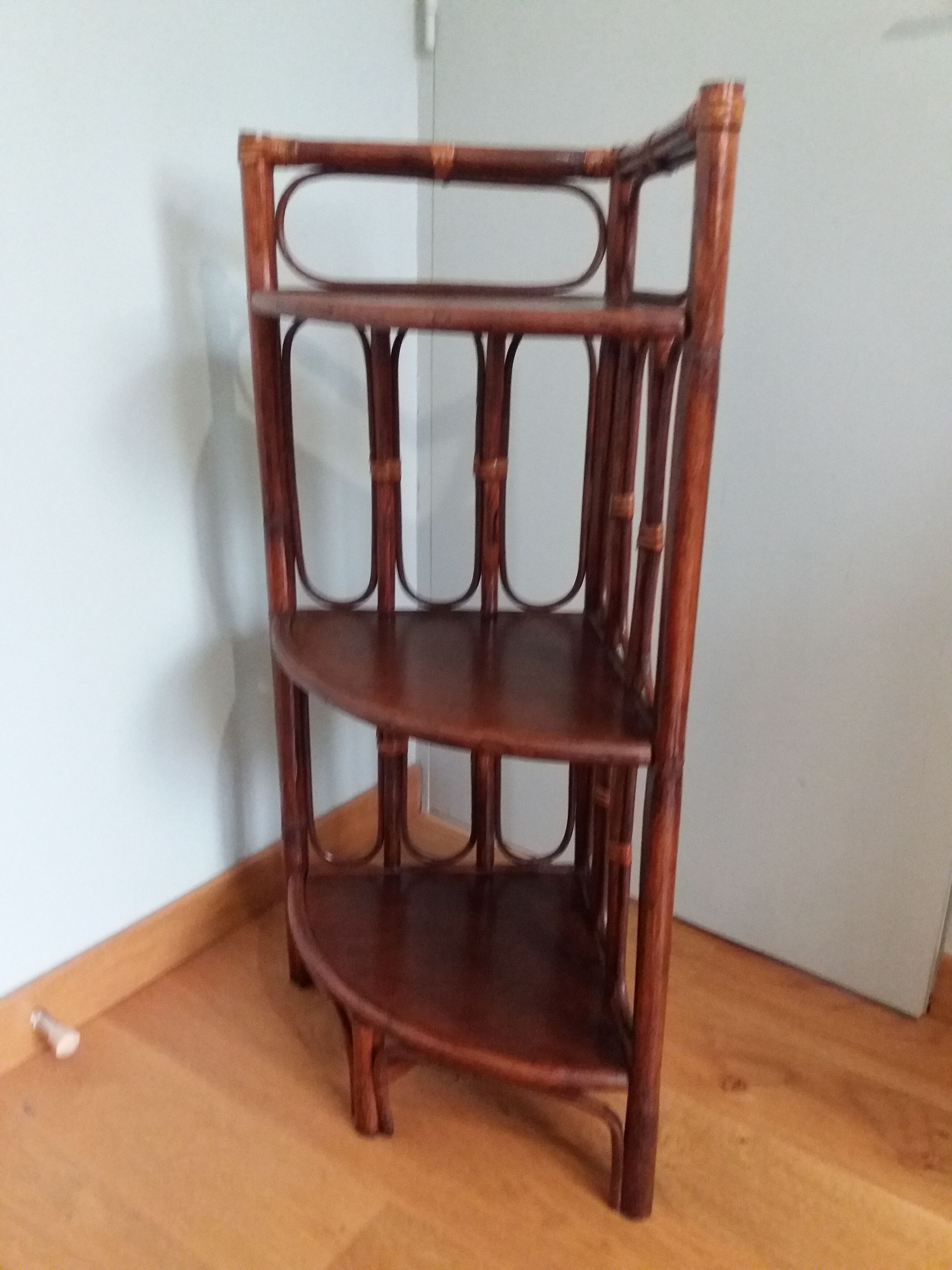 Wicker rattan corner shelf neck
