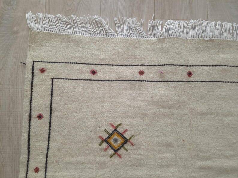 Handwoven Moroccan Berber rug 150/250cm