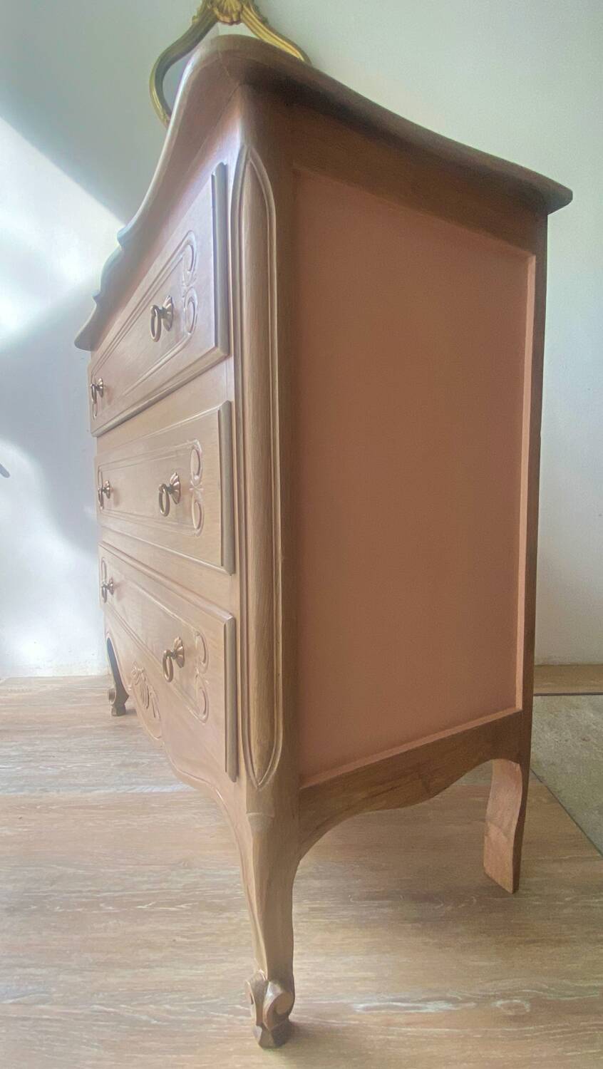 Commode style Louis XV rénovée -bois et couleur nude
