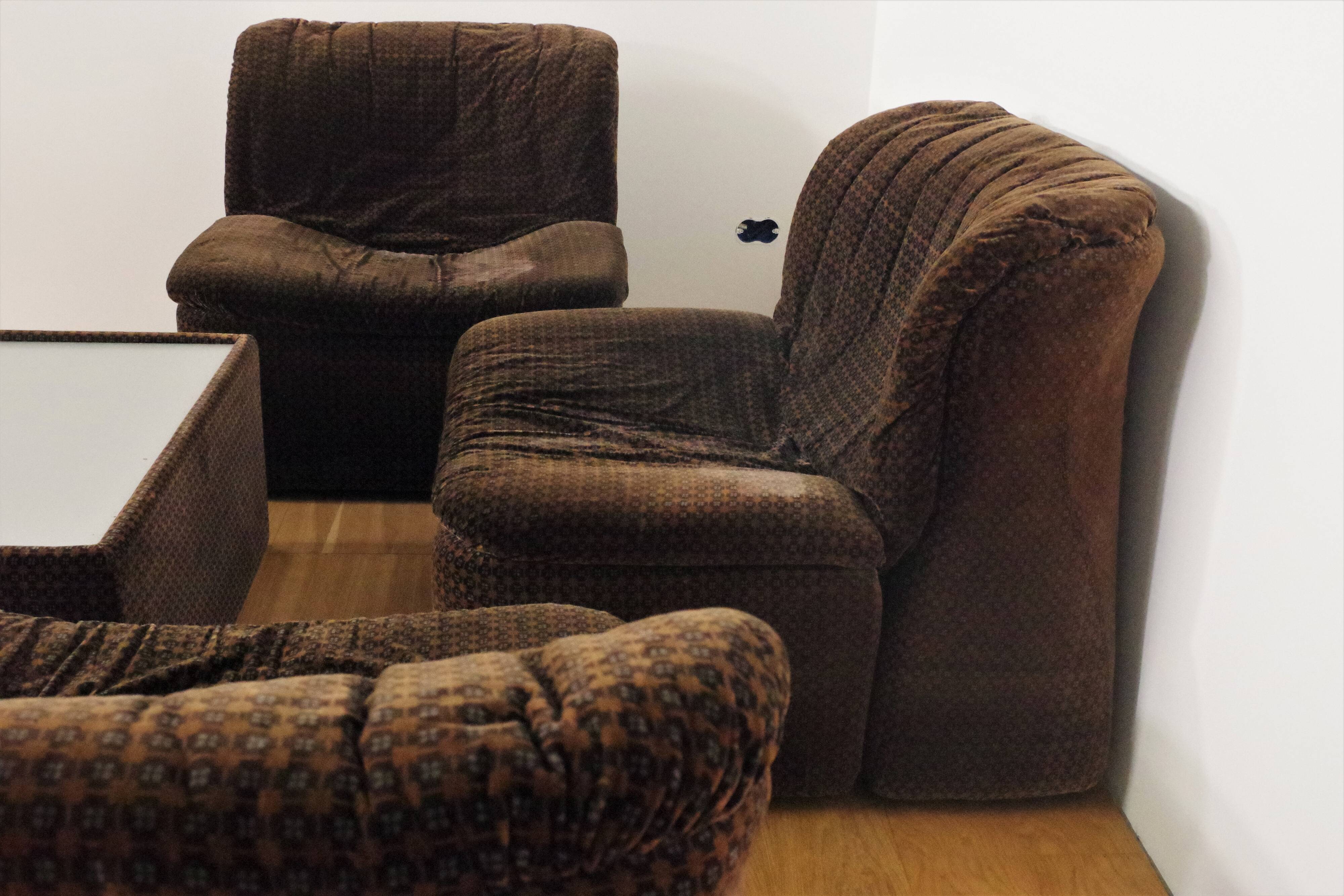 Armchairs Emmetre with Table by Guido Fareschini for Mariani, 1970s, Set of 4