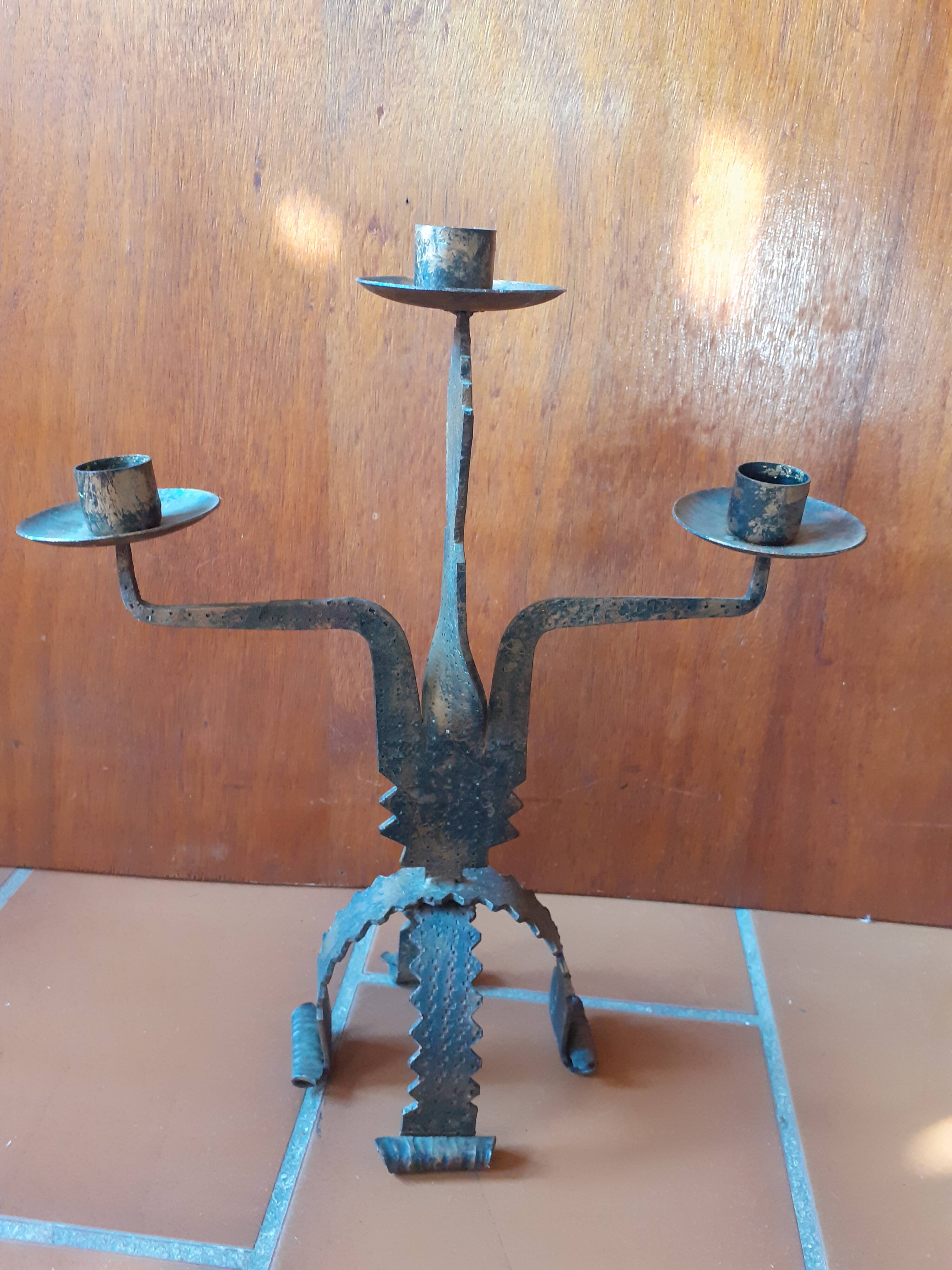 Paire de chandeliers brutalistes en fer forgé