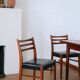Paire de chaises scandinaves skaï noir
