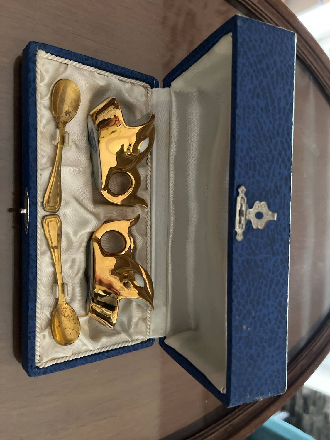 Salt and pepper shakers robj porcelain box