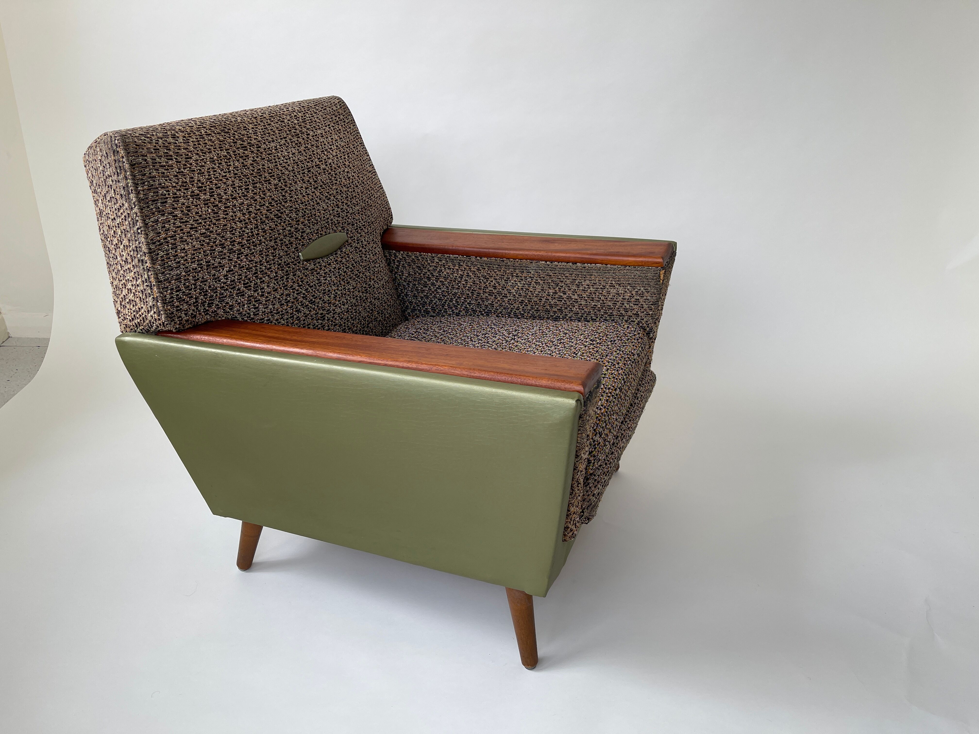 Pair of 1950s Lounge Chairs with Teak Arms