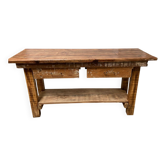 The workbench or kitchen island