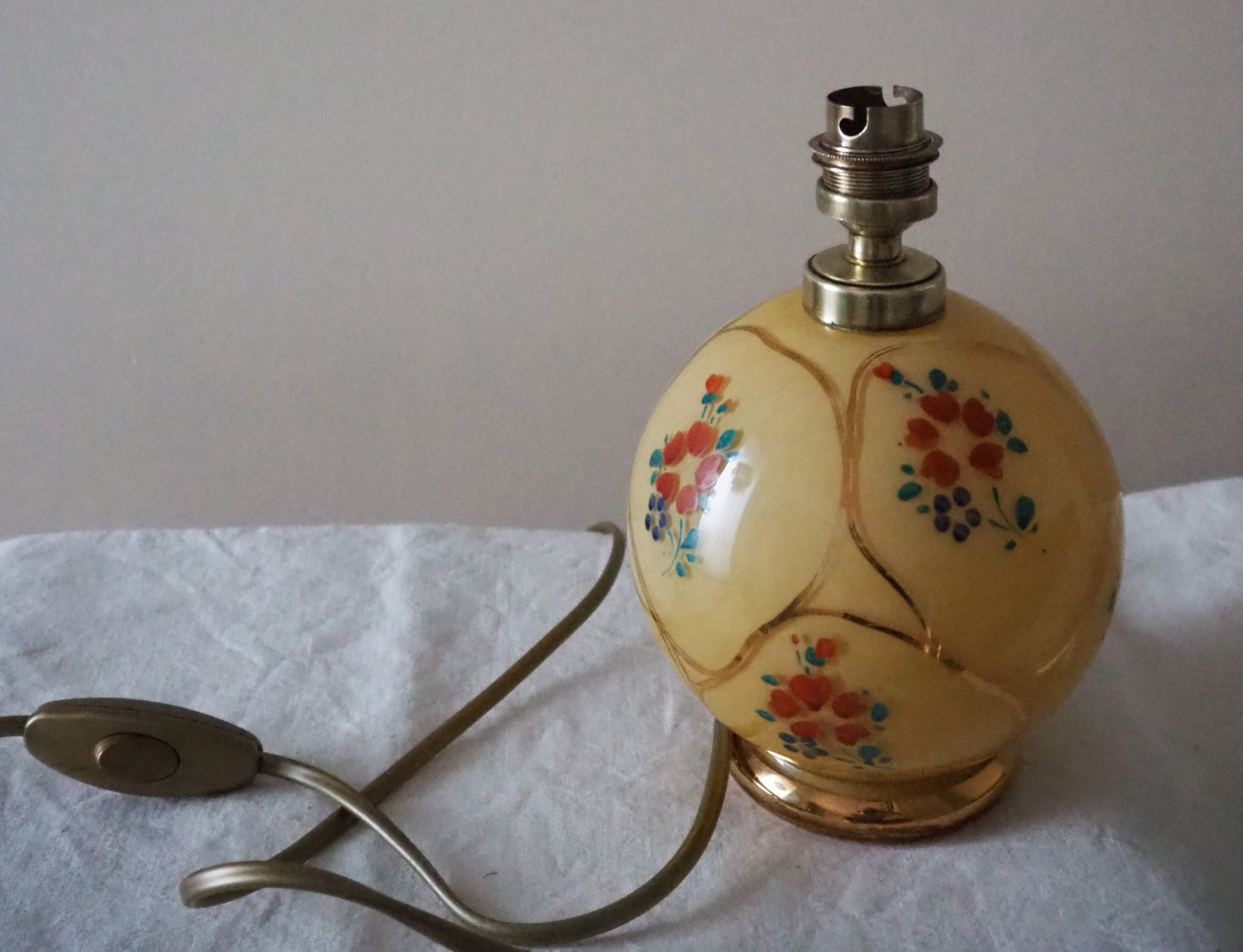 Old lamp foot ball to pose / table / bedside / side glass – floral print