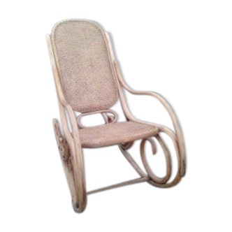 Rocking-chair en bois de cannage