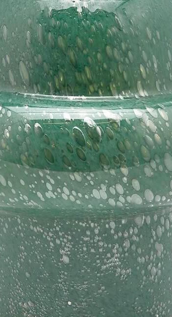 Vase design en verre souffle opaque vert foret 22cm