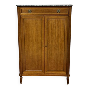 Petite armoire de style - dessus