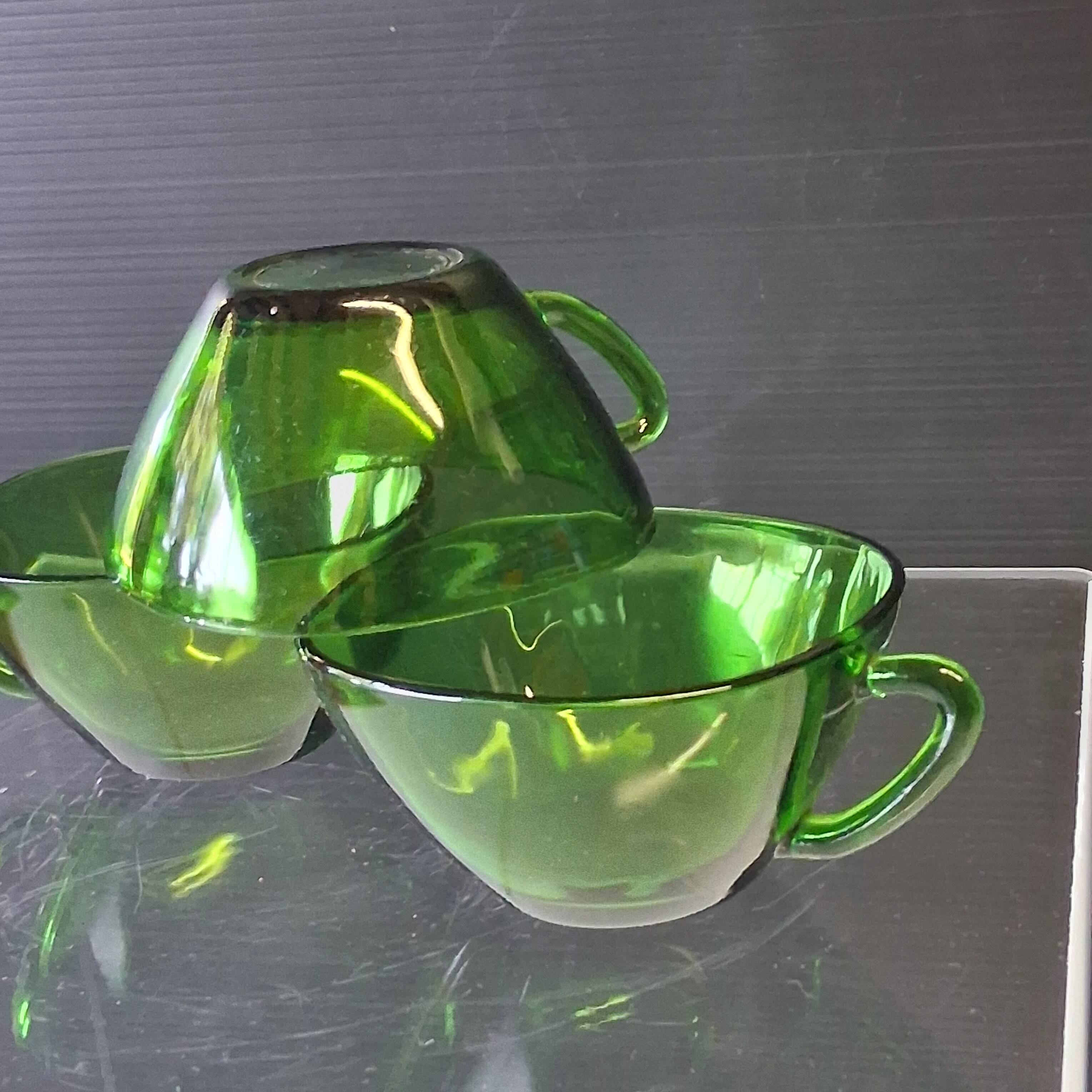 Set of 3 green glass cups from Vereco in very good condition.