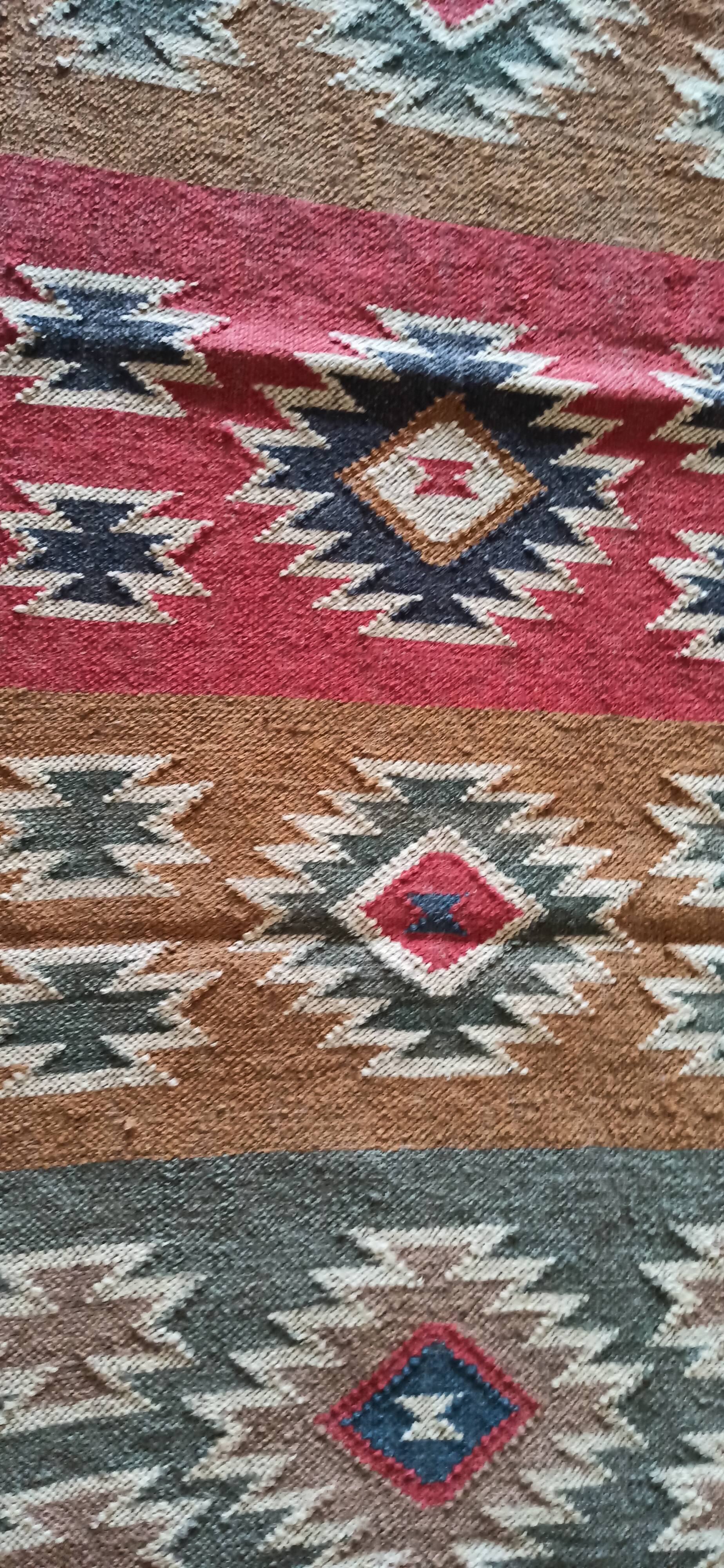 Kilim carpet in burlap and cotton. 76cm x 310cm