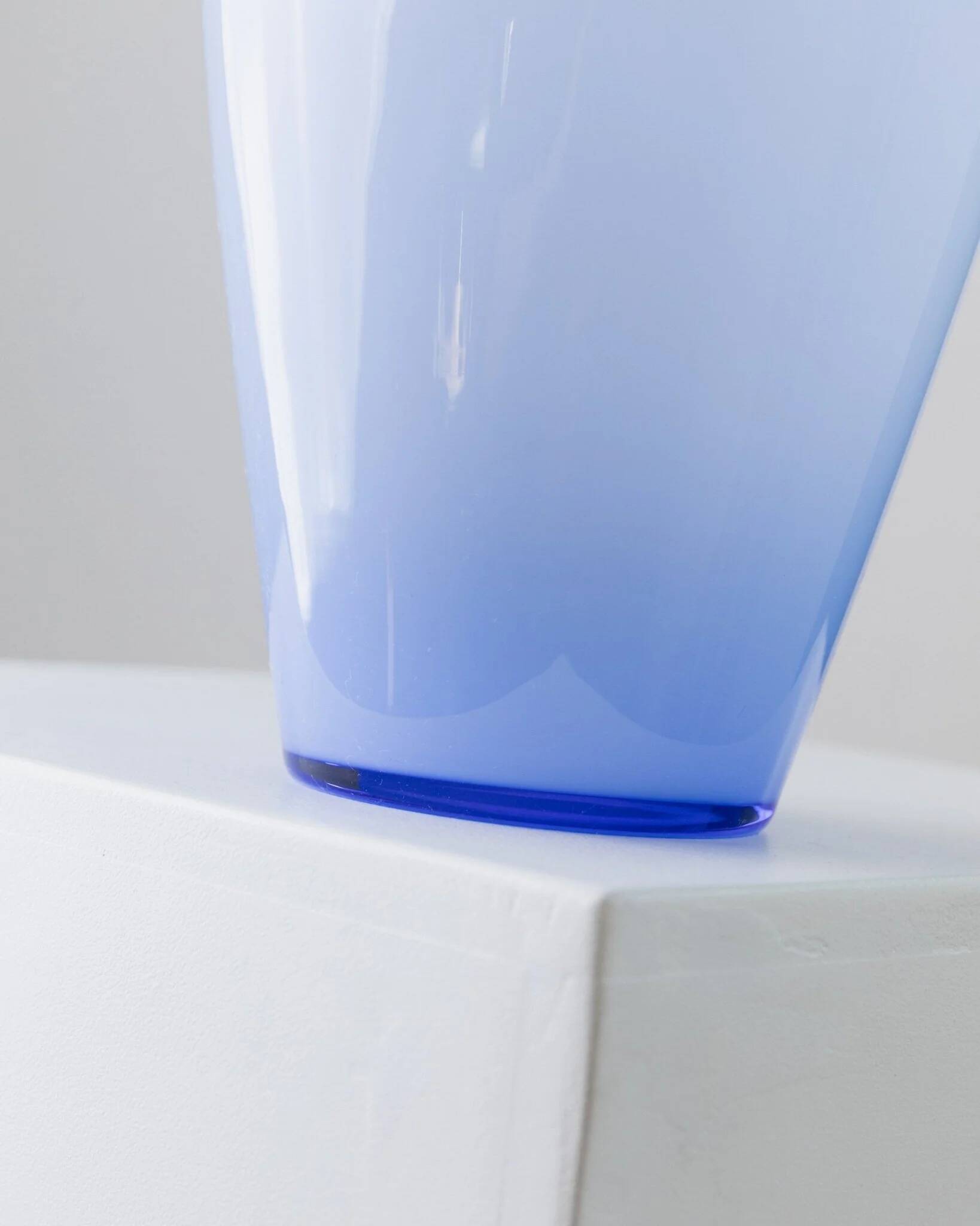 Vintage blue Murano glass vase - Italy 1970s - Flower vase, double glass, timeless shape - Elegant retro decoration, gift idea
