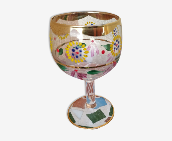 Verre ballon émaillé au décor perlé