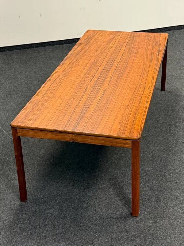 Table basse rare en bois de rose par Brødrene Blindheim - Norvège, années 1970