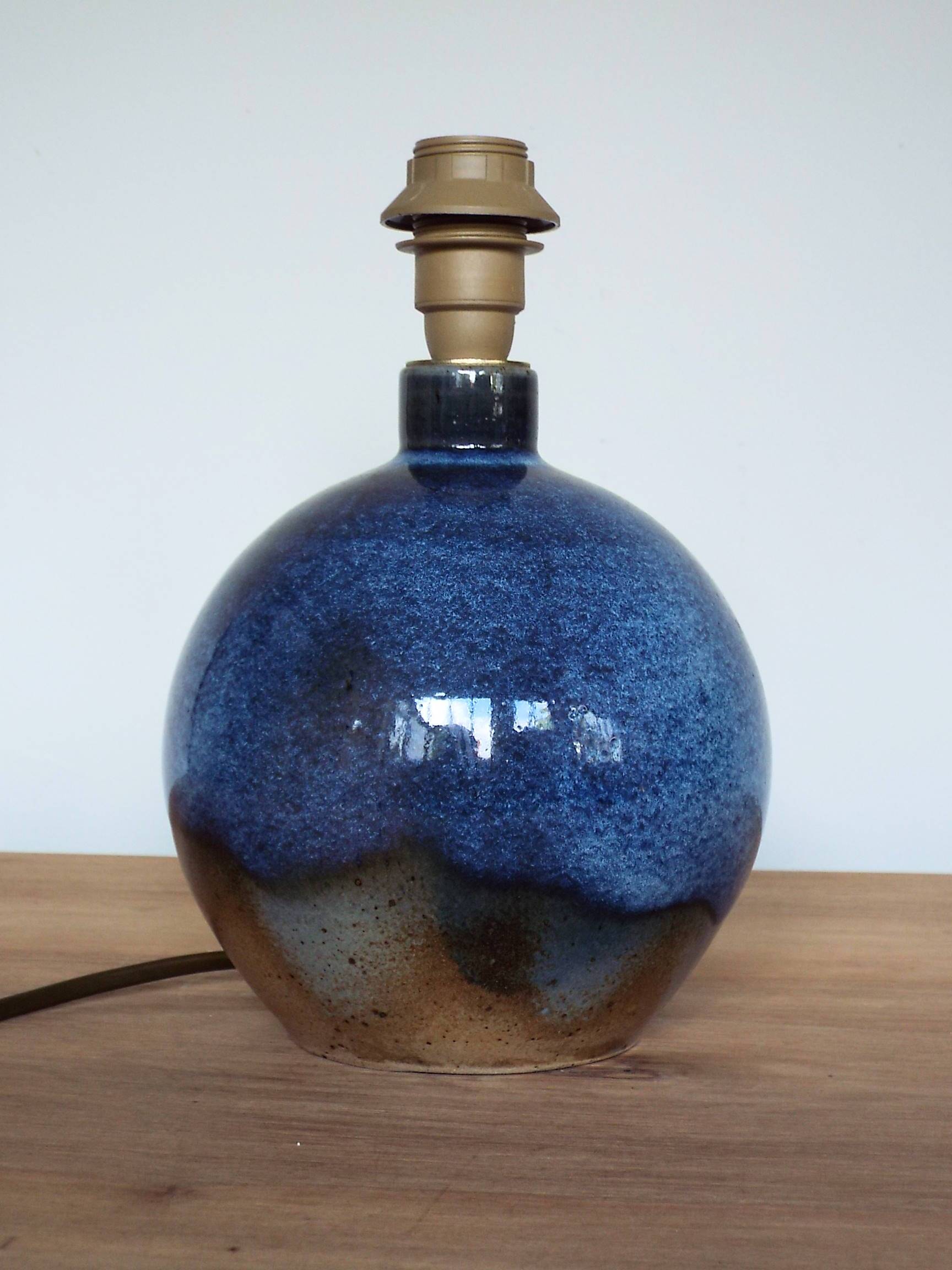 Ceramic lamp base