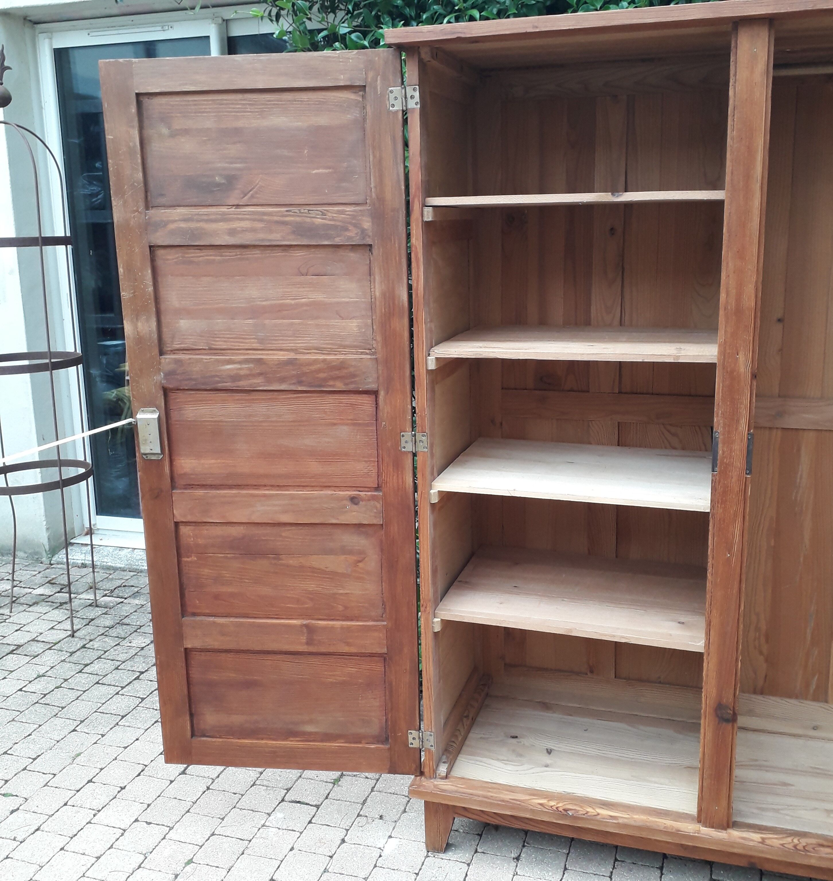 Wardrobe Rene Gabriel
