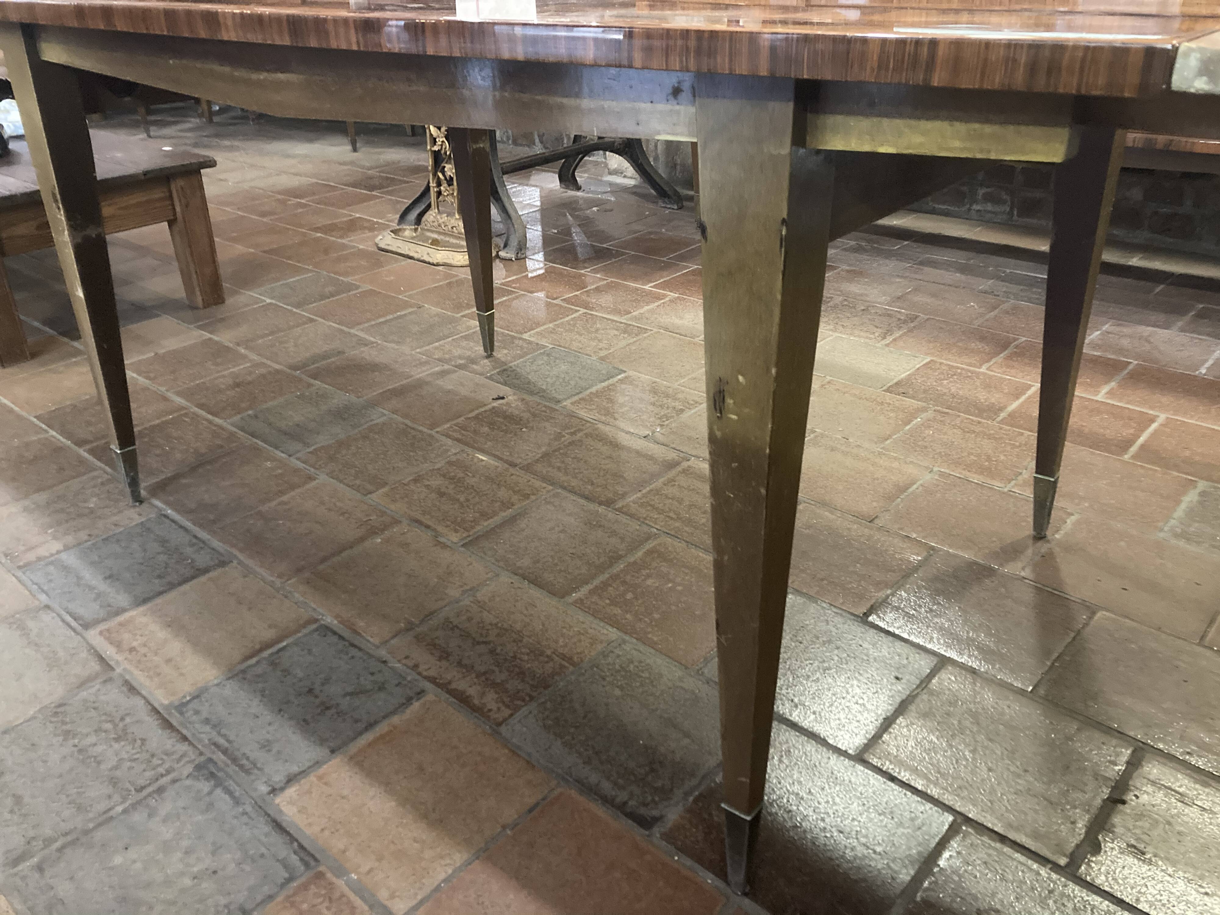 Table en ébène de Macassar laquée vers 1950