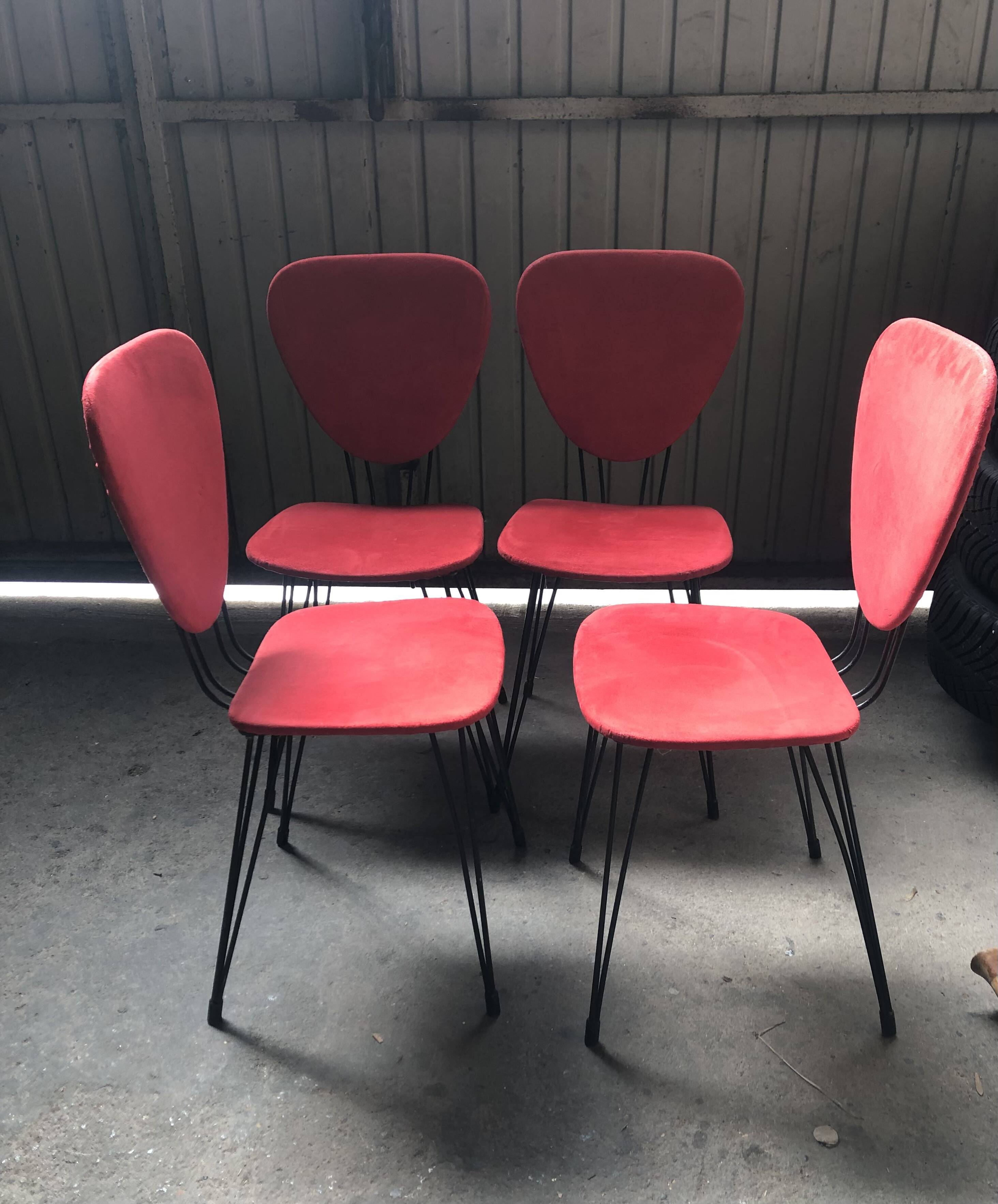 Chaises rouges vintage années 60