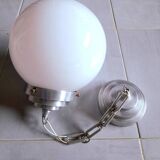 Suspension globe en opaline blanche art déco