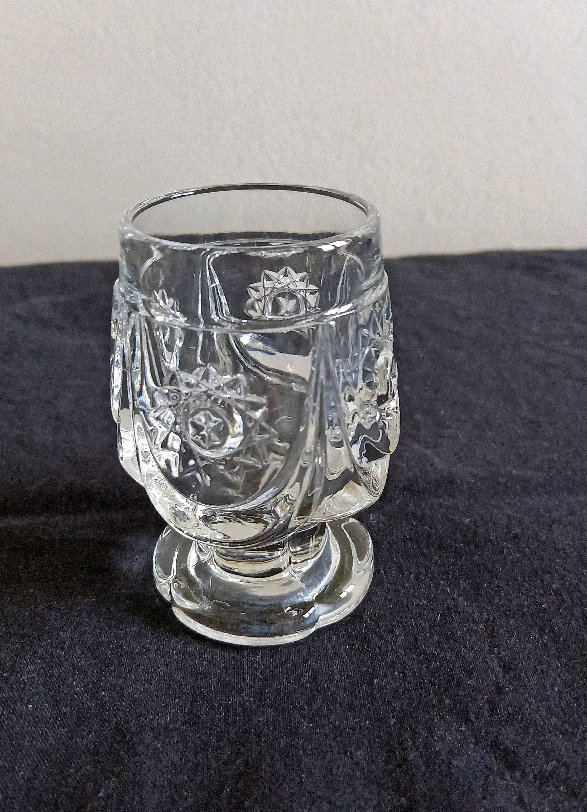 4 antique to digestive glasses in cut crystal and molded crystal decorated
