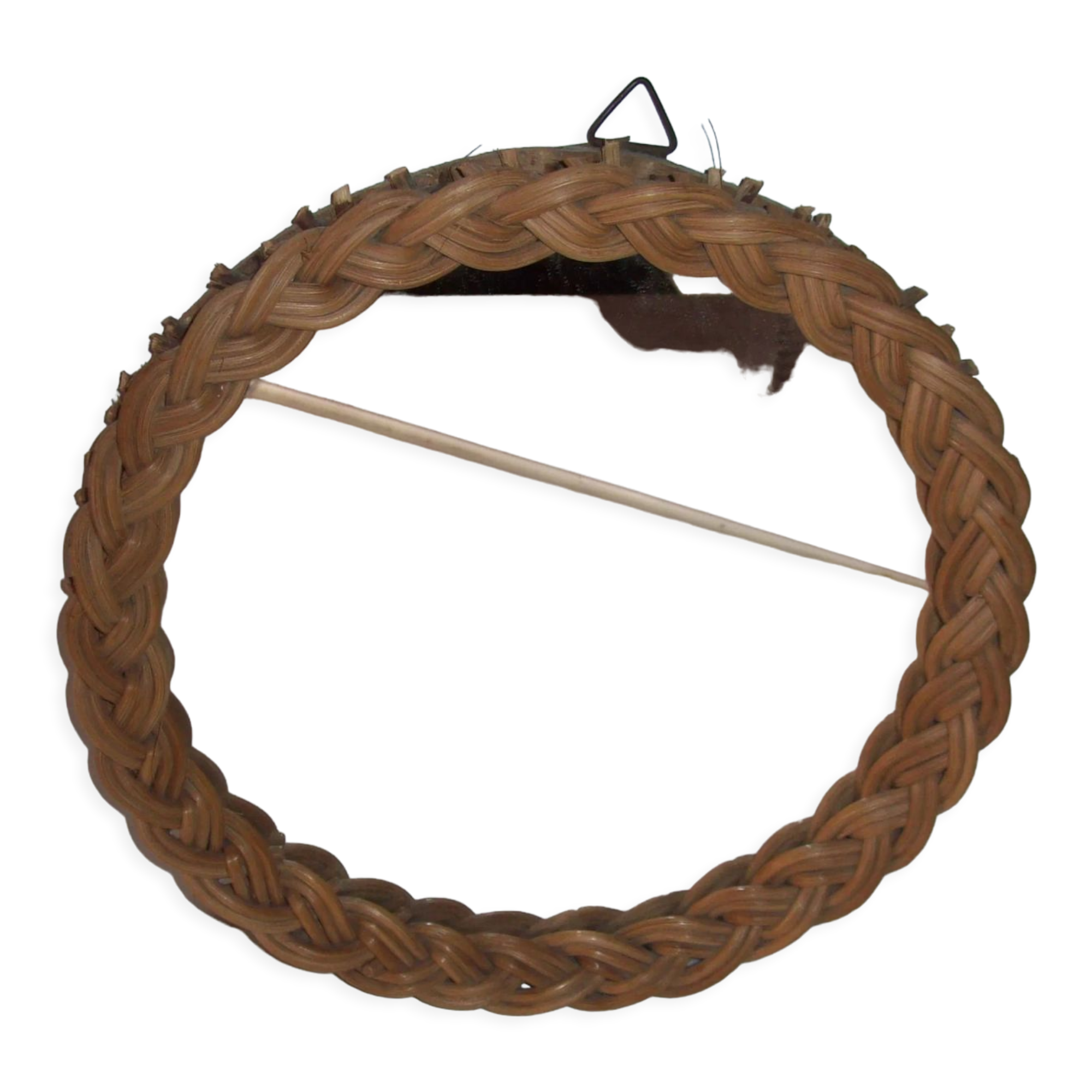 Wicker mirror in its juice