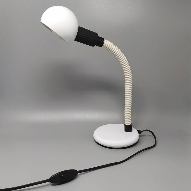 1970s original white table lamp. made in Italy by Veneta Lumi