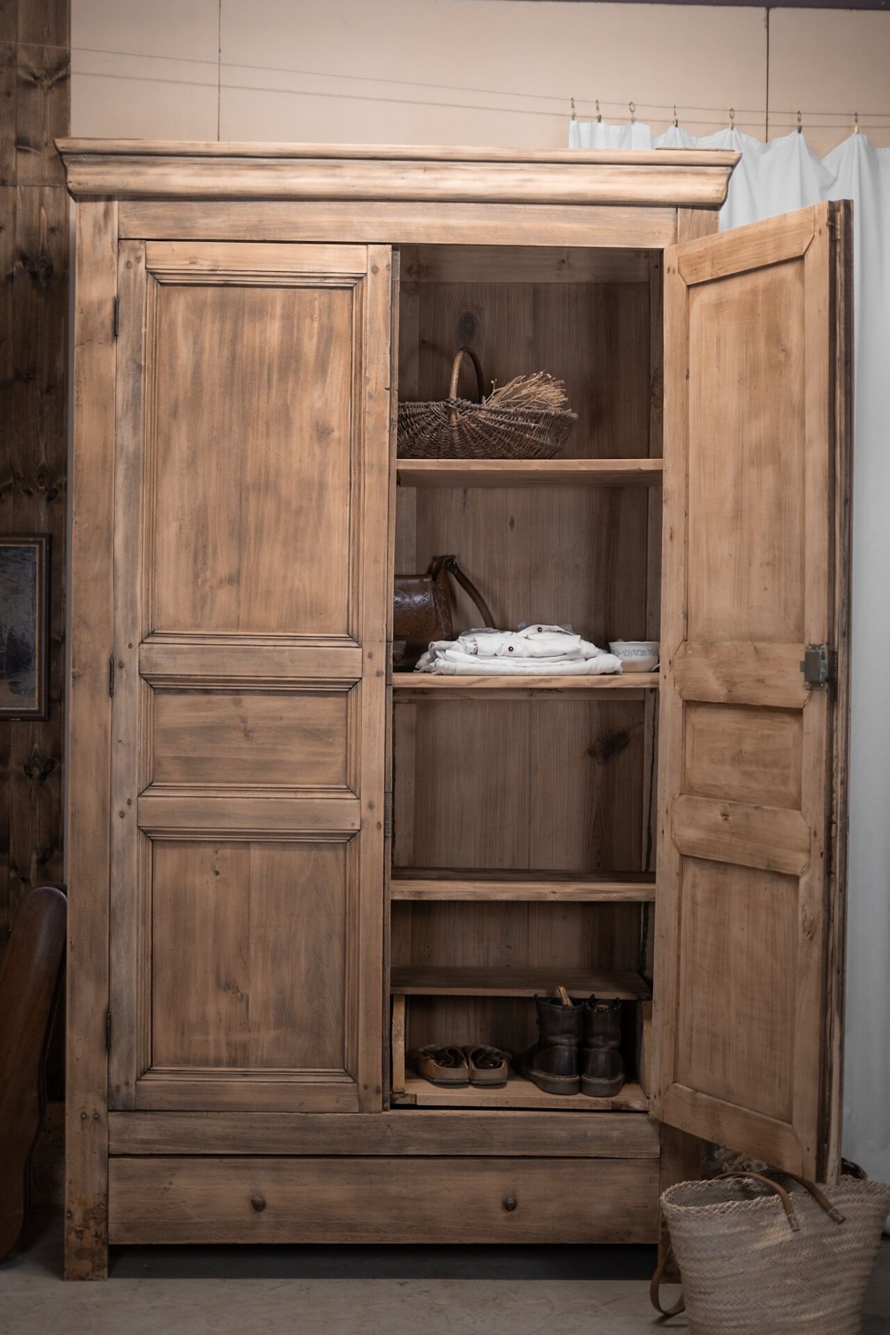 Armoire en peuplier