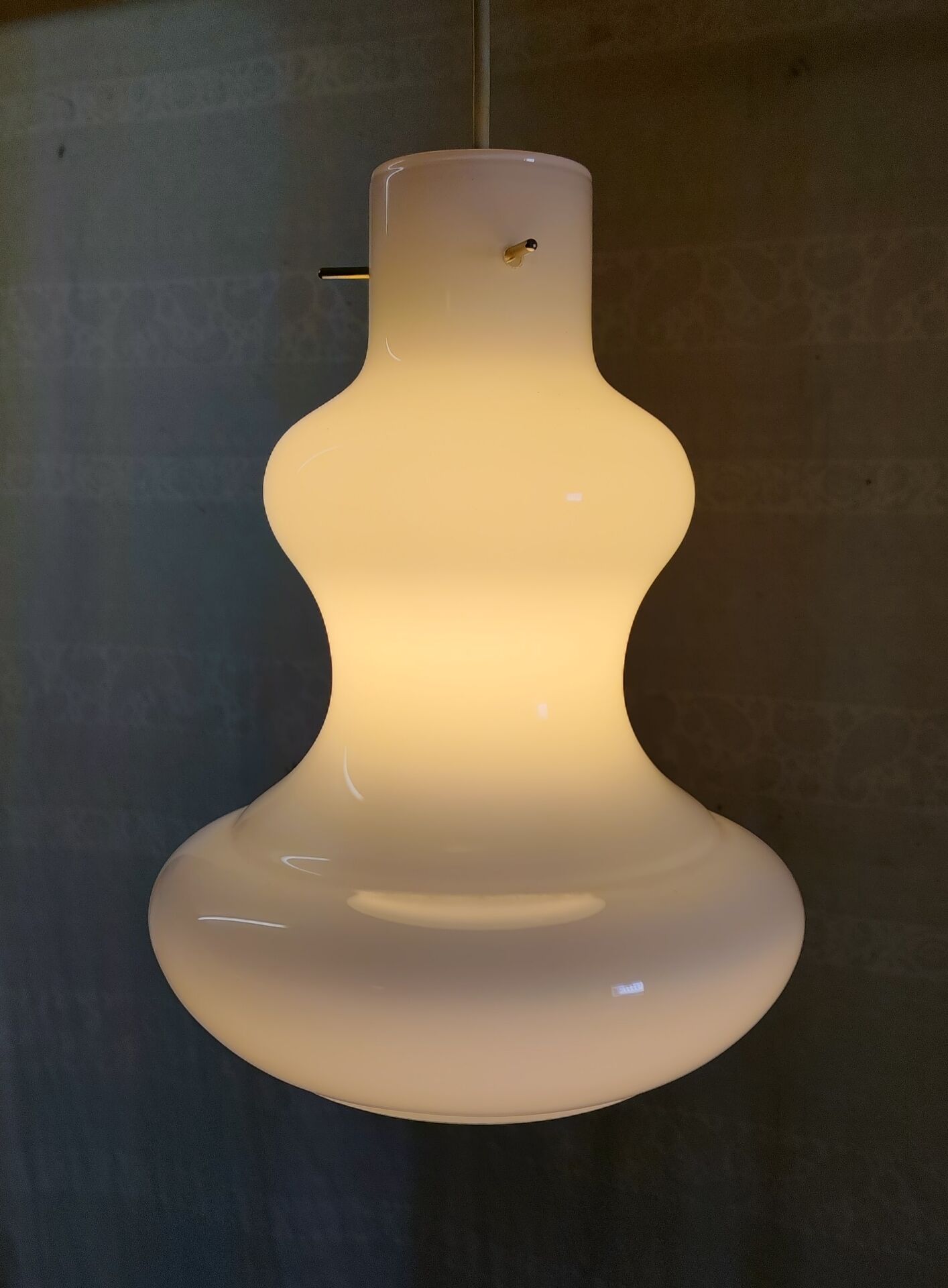Suspension style scandinave en verre opalin - années 50
