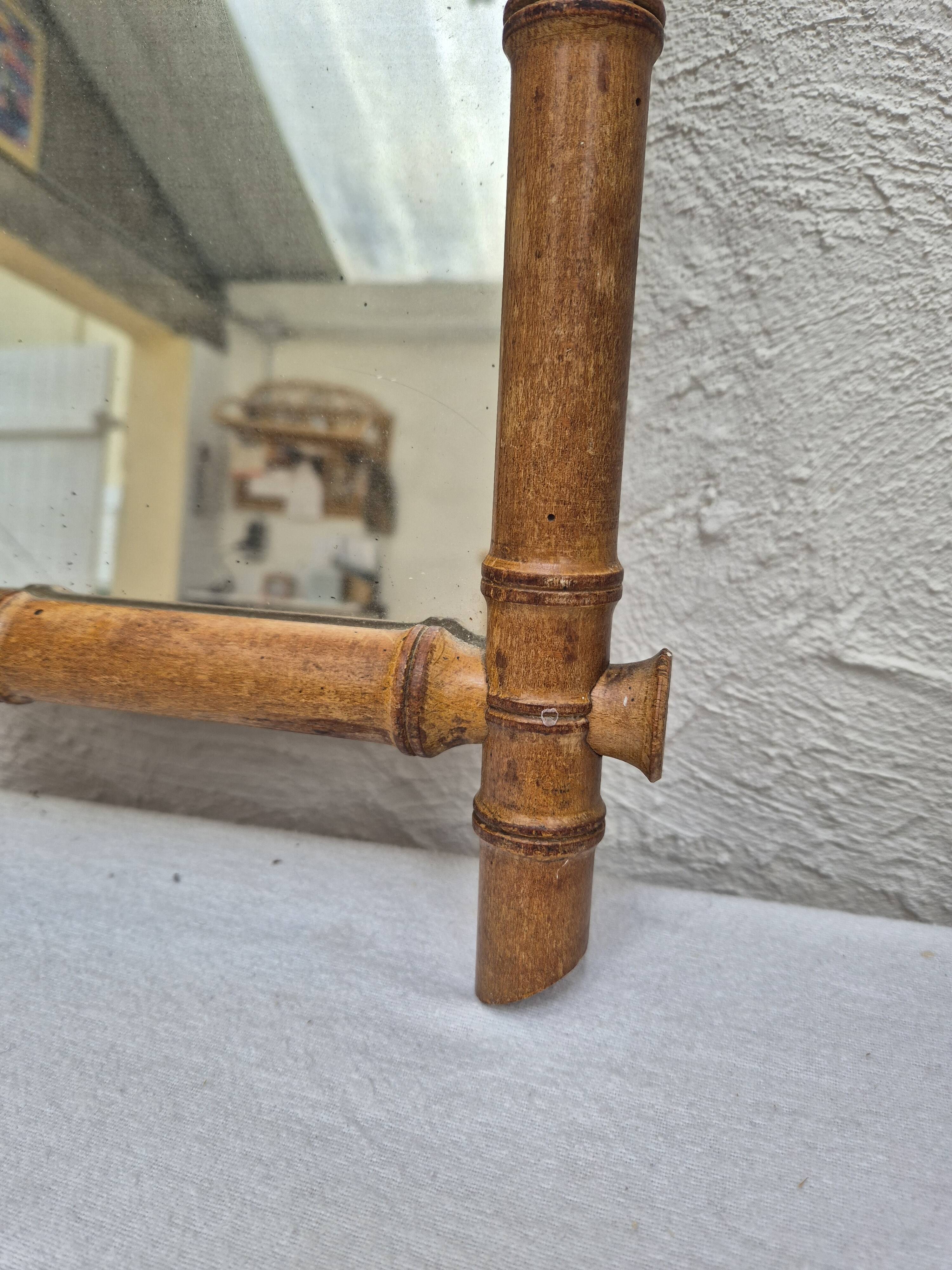 Miroir vintage en bois imitant le bambou