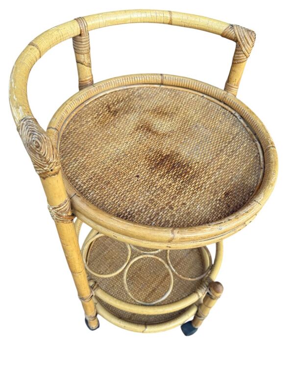 Table roulante en rotin porte bouteille des années 60