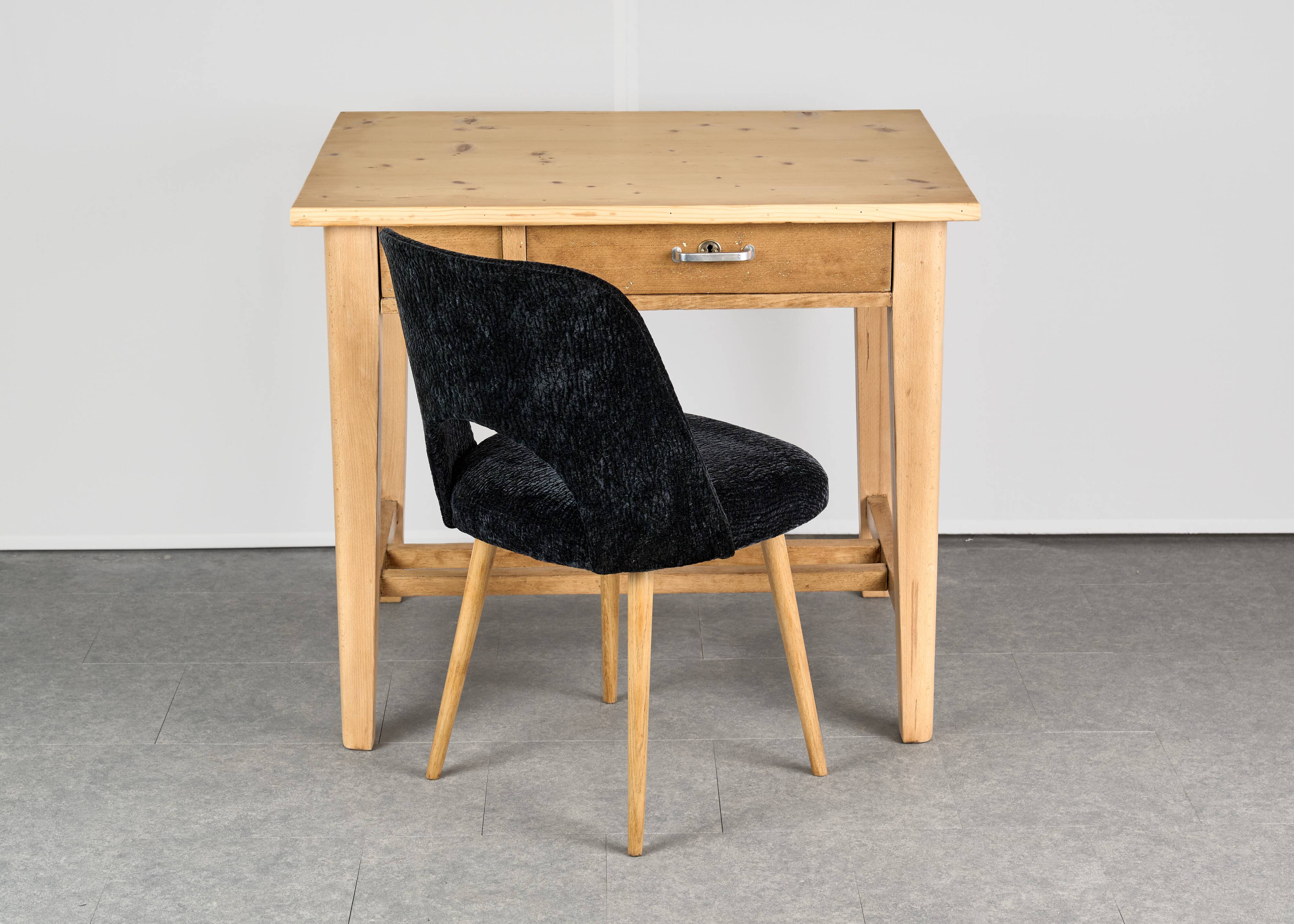 Table en bois vintage, Tchécoslovaquie
