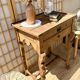 Travailleuse en bois