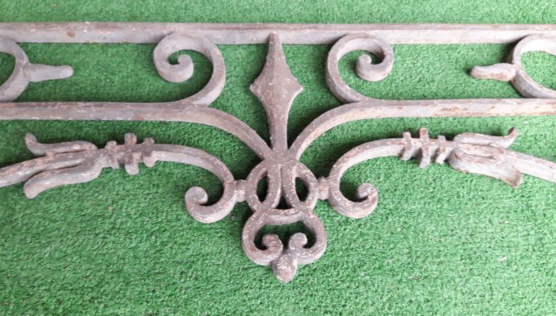 Lambrequin window top wardrobe