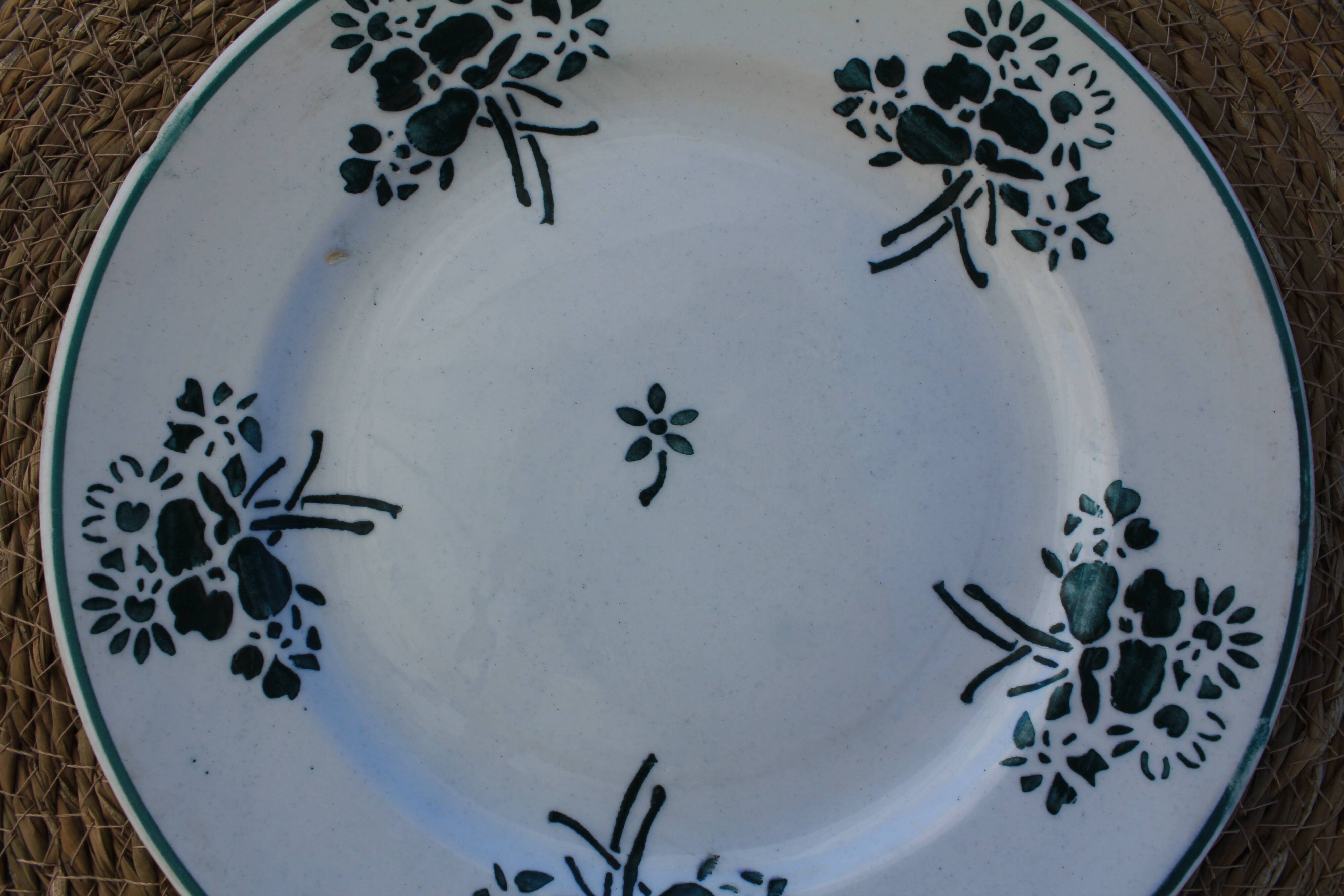 Set of 5 flat plates Faïencerie du Rhône Labrut Frères