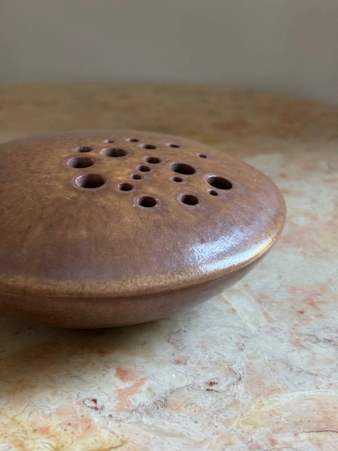 Flower frog - ceramic by Alain Di Bin