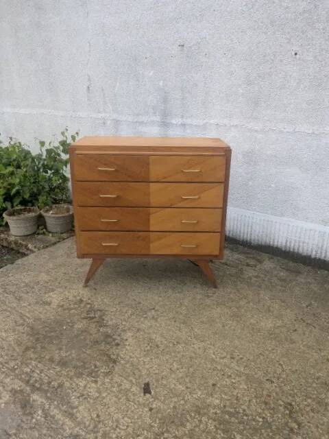 Commode vintage