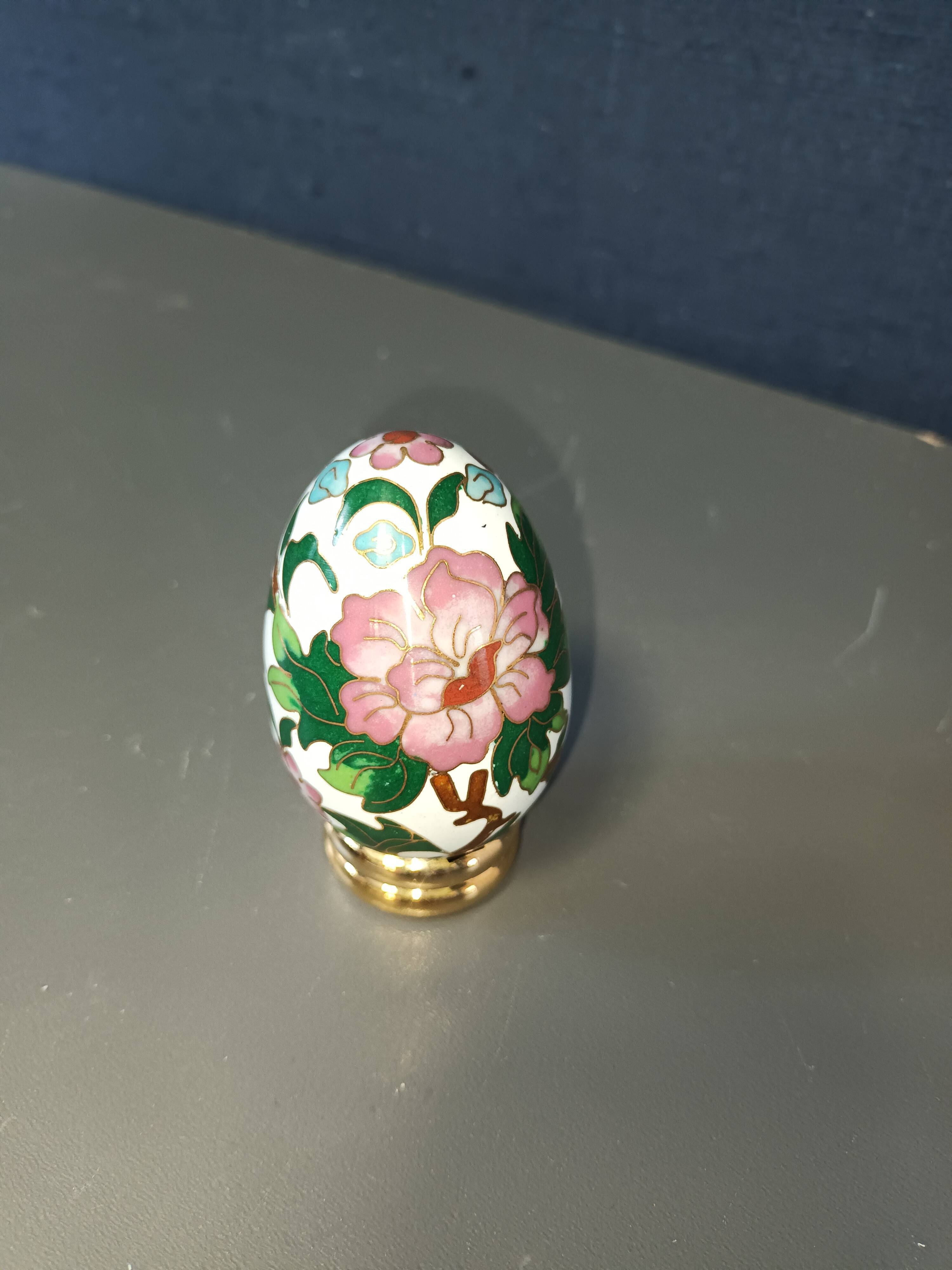 Decorative cloisonné egg