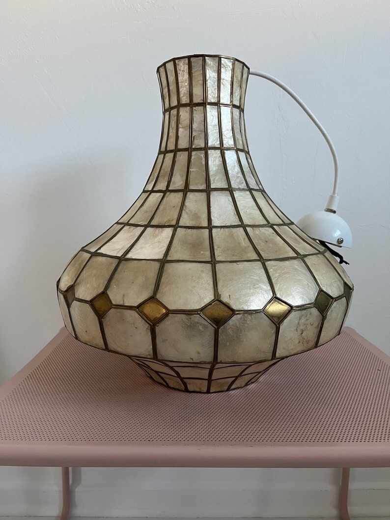 Mother-of-pearl suspension in the shape of a drop of water 70s