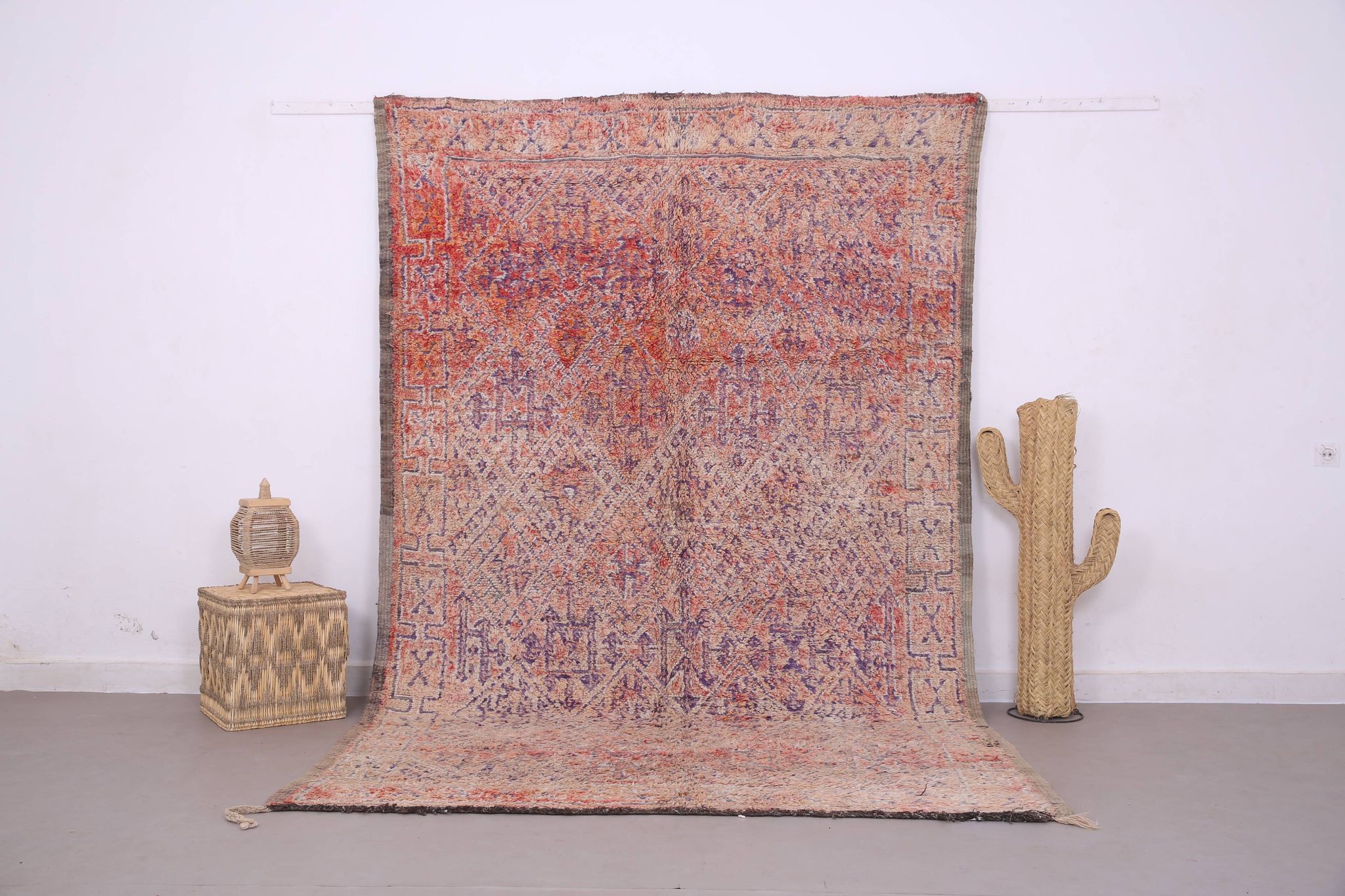 Pink Vintage Moroccan Rug 197 x 320 cm, Berber Wool Rug, Handmade Boho Rug