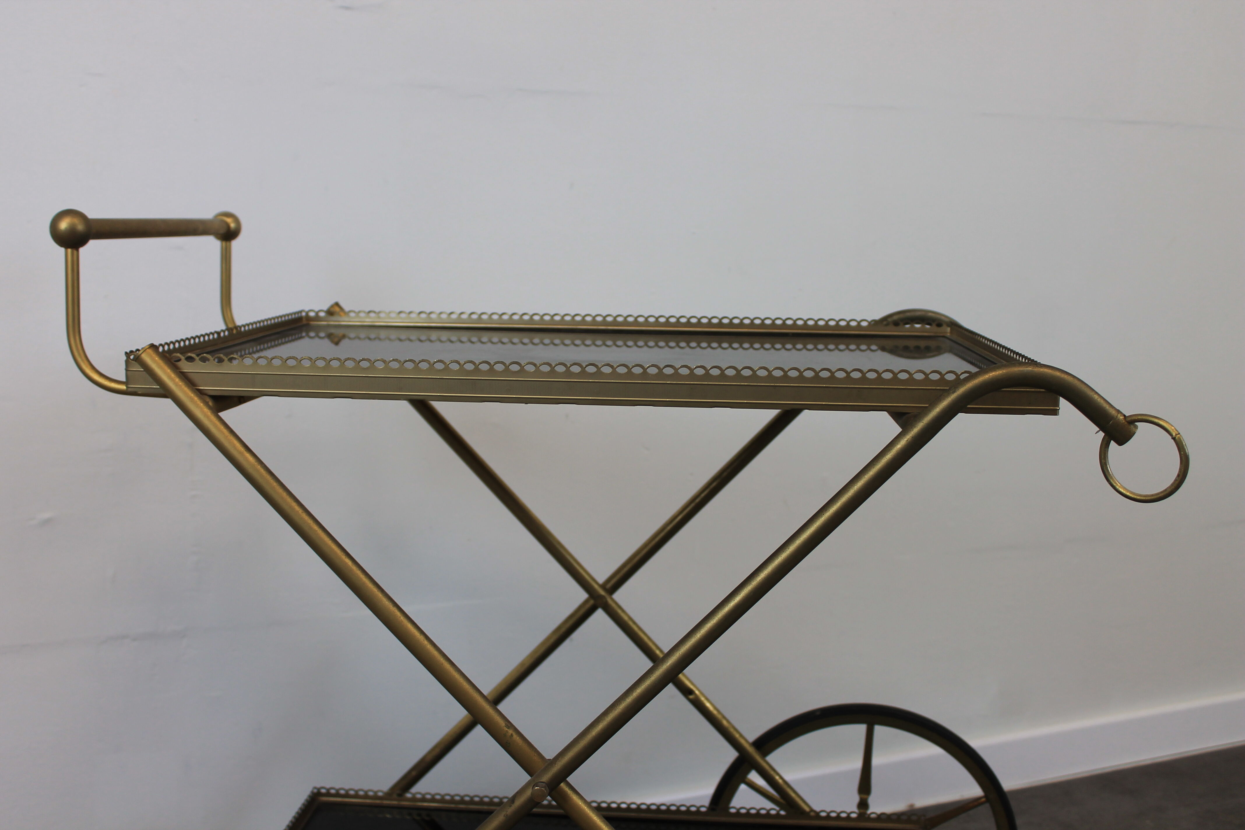 Rolling bar service trolley