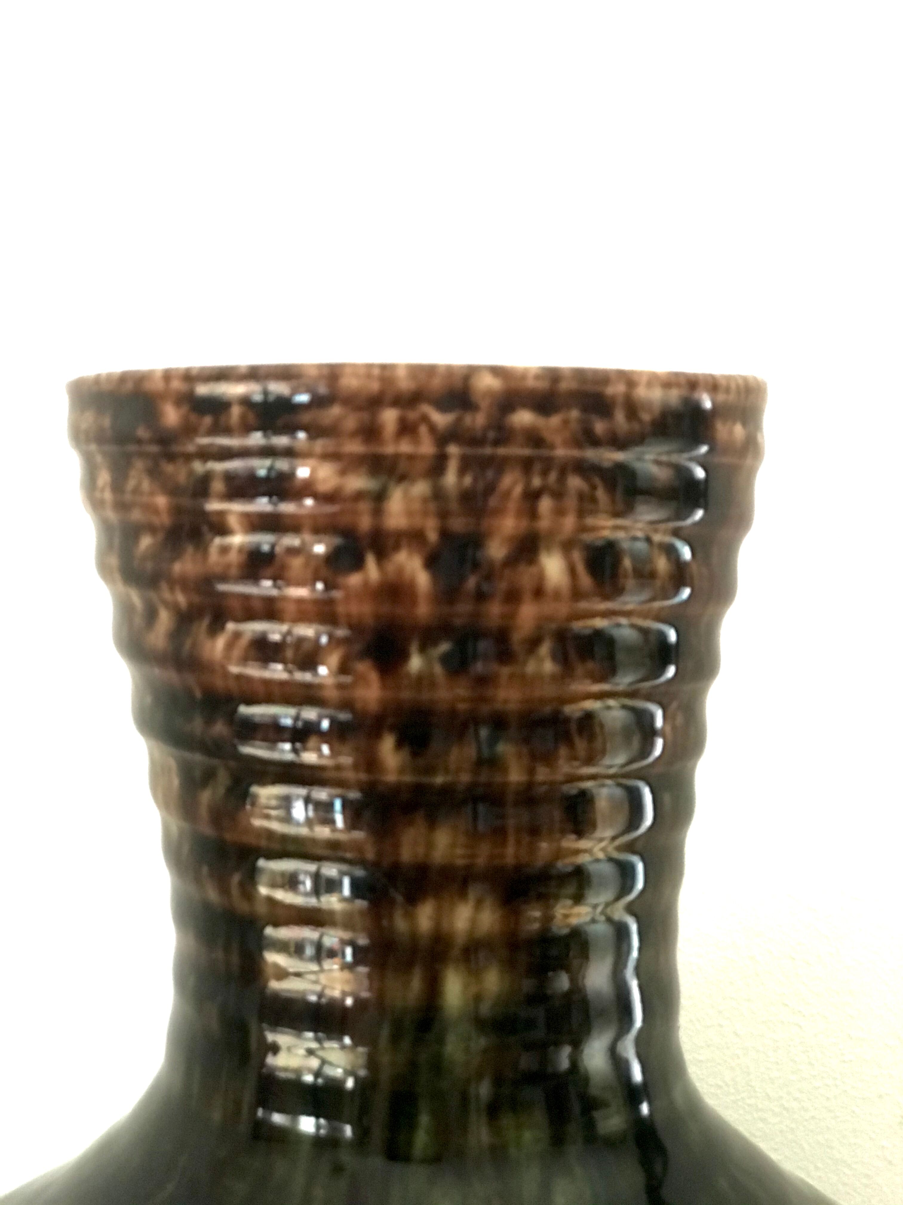 Accolay ceramic vase