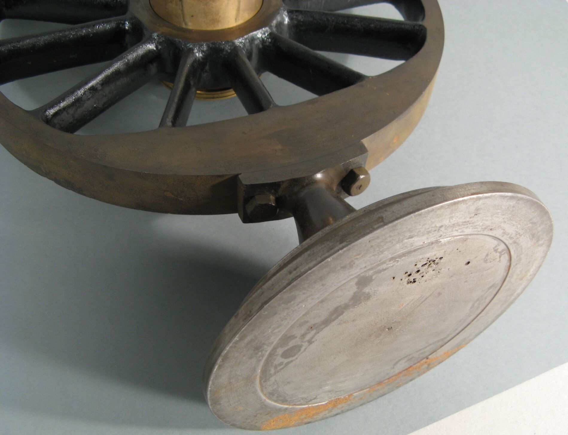 Former clock barometre clock has to poser industrial style form ferri wheel