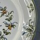 Assiette en faïence de Moustiers décor oiseau et fleurs 25cm