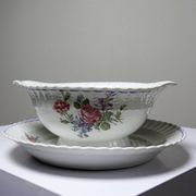 Bernardaud sauceboat Limoges porcelain with floral decoration from the 1920s to 1950s.