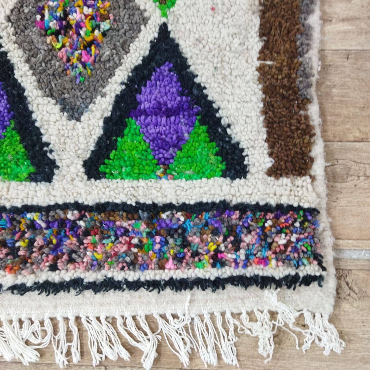 Handcrafted moroccan berber rug 178 x 114 cm
