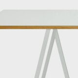 Loop hay table