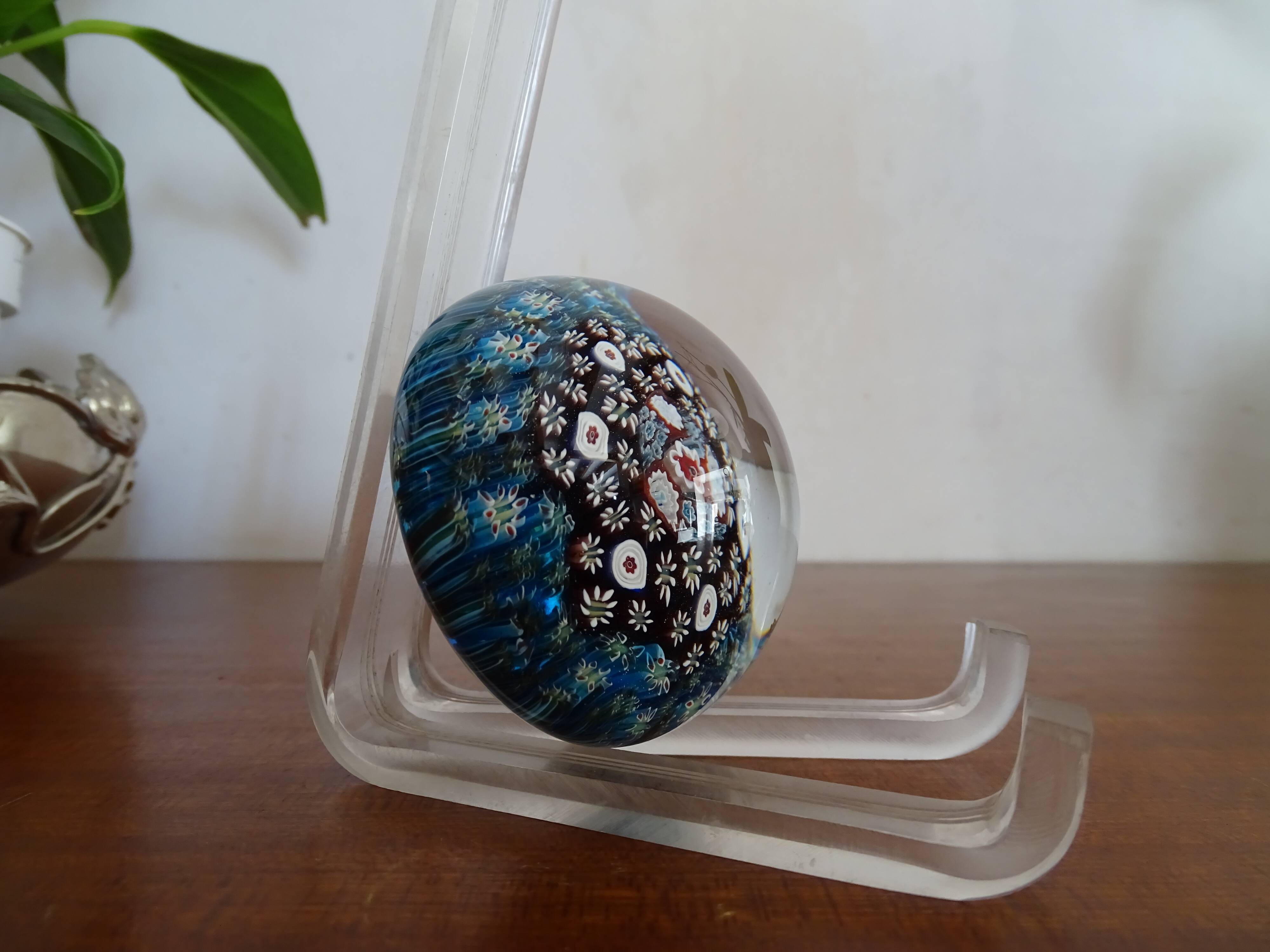 Millefiori Murano paperweight - Blue background - Ø 6,5 cm