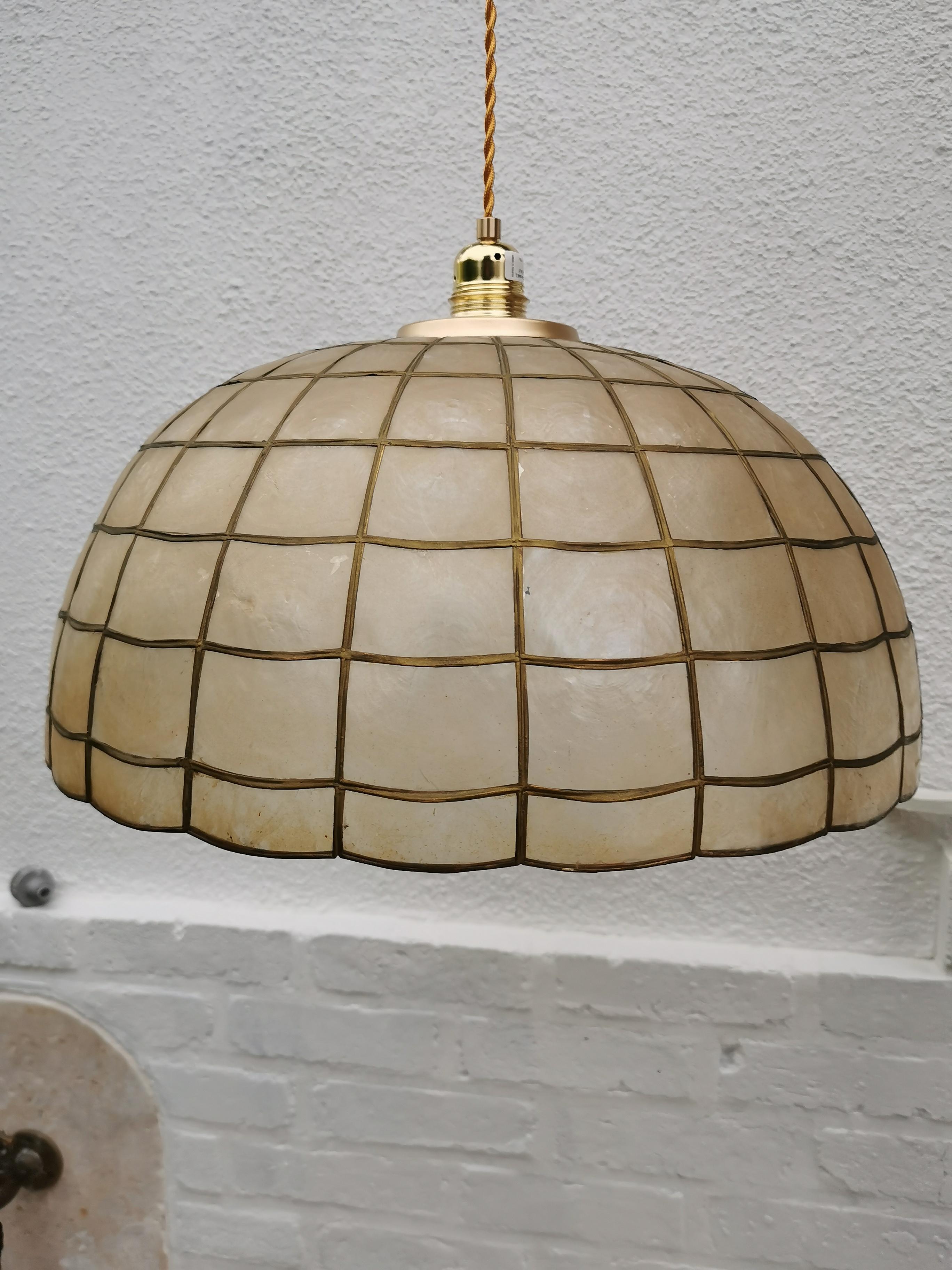 Suspension nacre et laiton 1960