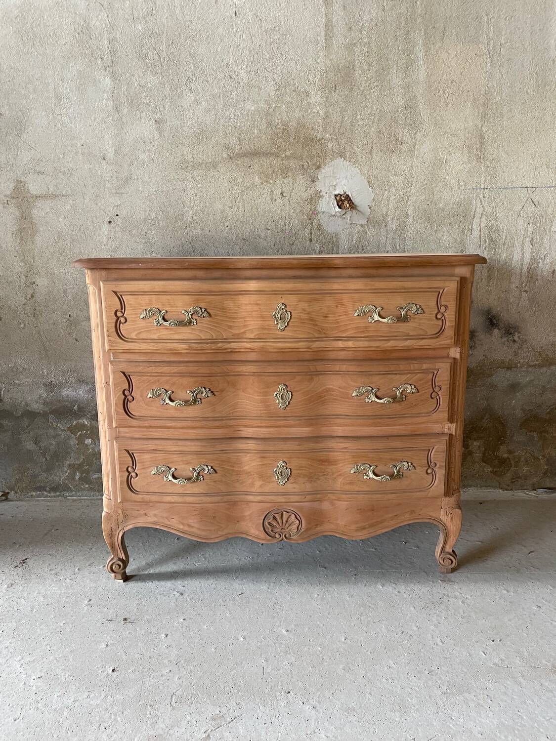 Louis XV chest of drawers